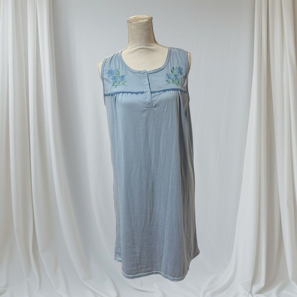 LATI FASHION Size Large Nightgown Sleeveless Floral Baby Blue Powder